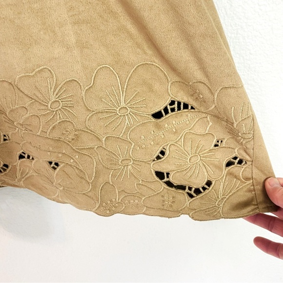 Molly Braden Tan Faux Suede V Neck Laser Cut Hem Dress Size L - Picture 2 of 6